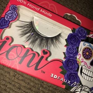 IONI Lashes BNIB